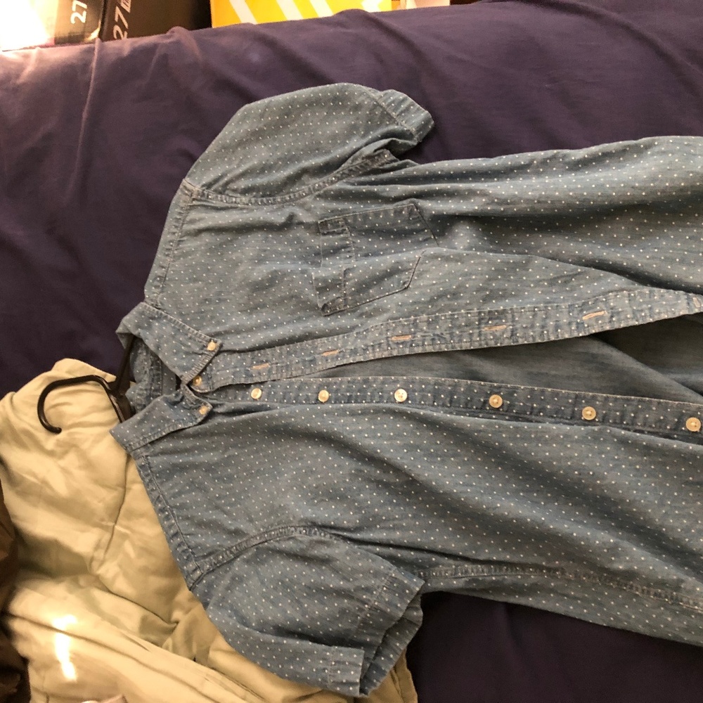 American Eagle Button Down